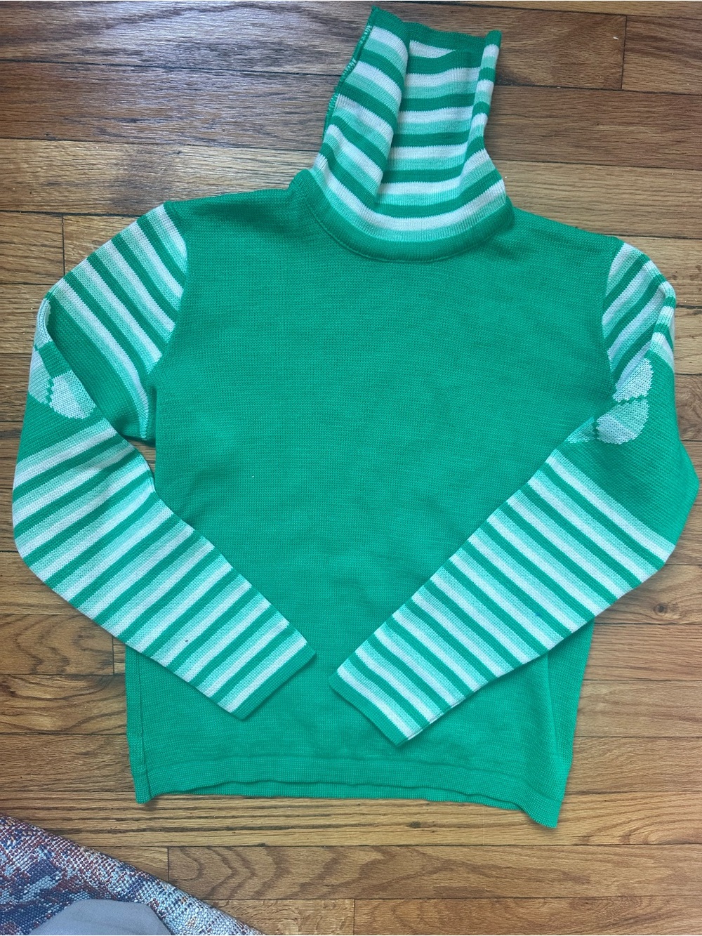 Sz:M vintage Demetre après-ski turtleneck sweater around the 1970’s  virgin wool